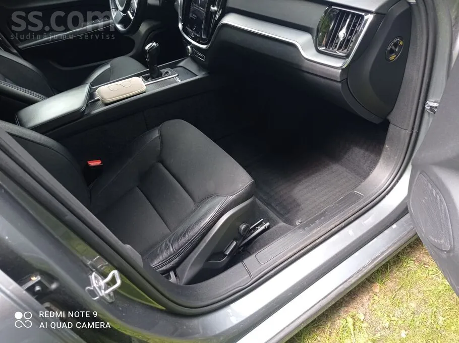 Volvo V60 2019 photo 3
