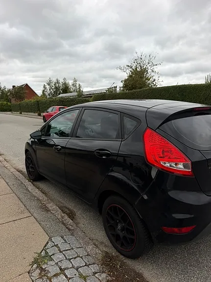 Ford Fiesta 2010 photo 4