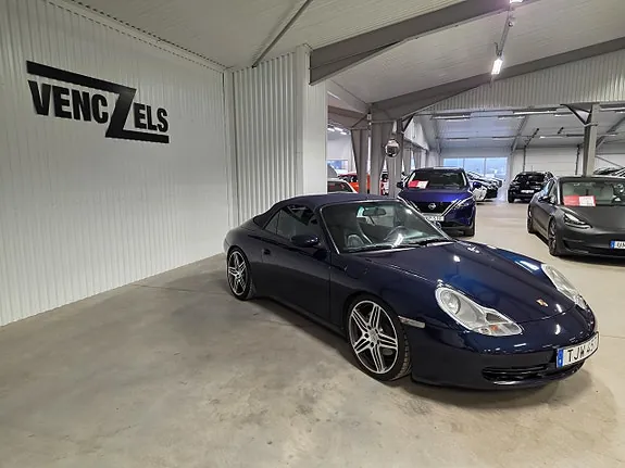 Porsche 911 Carrera 4 1999 photo 3