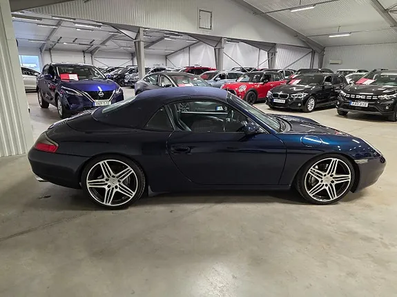 Porsche 911 Carrera 4 1999 photo 4