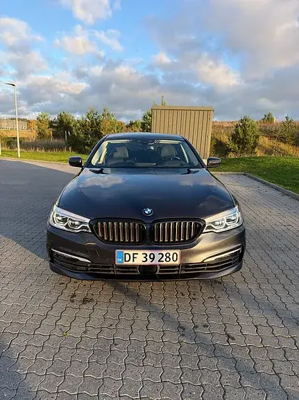 BMW 530E 2019 photo 2
