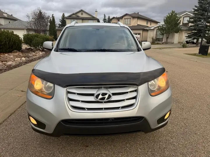 Hyundai Santa Fe 2012 photo 2