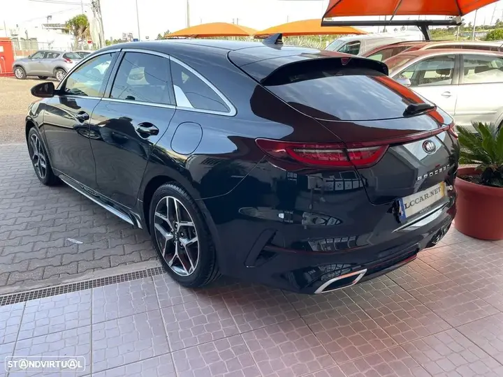 Kia Proceed