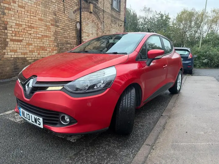 Renault Clio 2013 photo 2