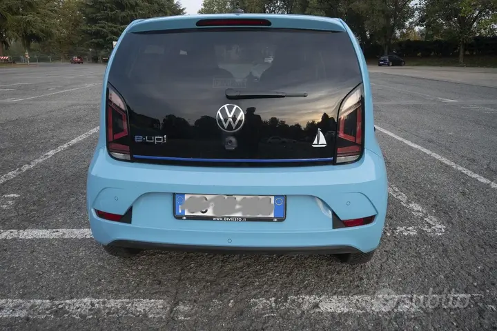 Volkswagen Up 2020 photo 2