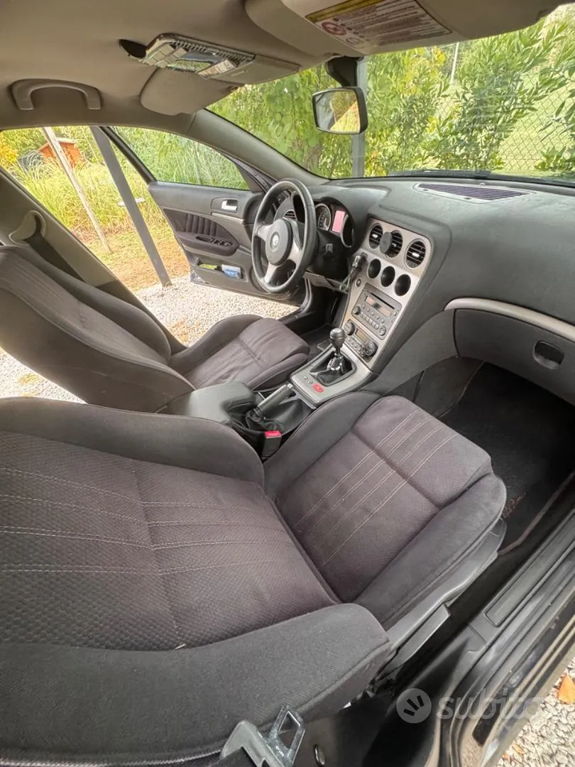 Alfa Romeo 159 2008 photo 4