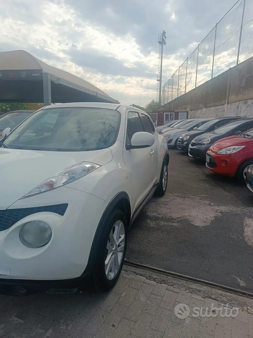 Nissan Juke 2010 photo 2