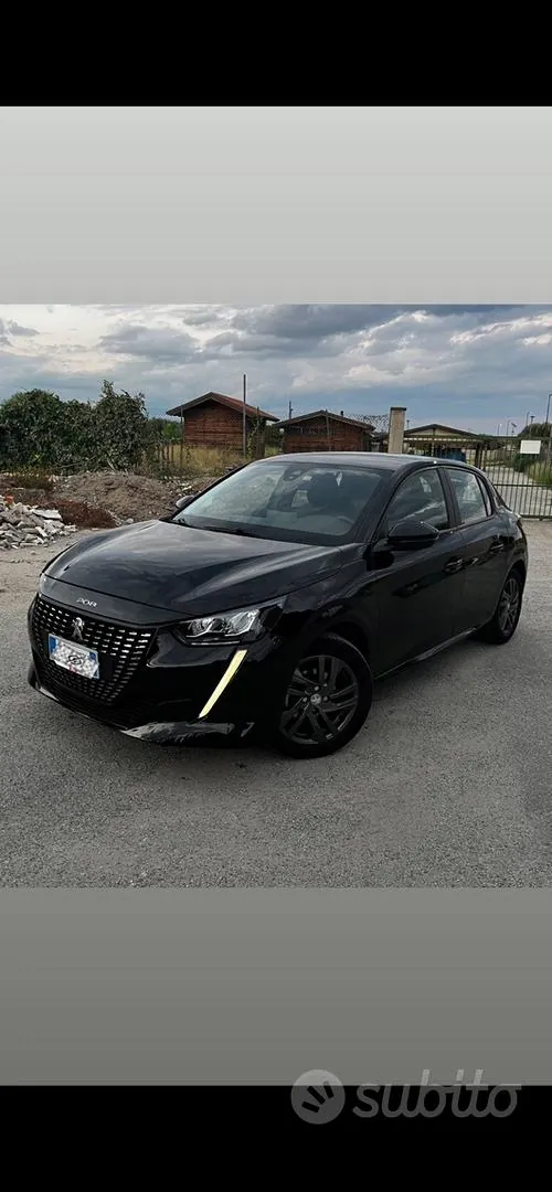 Peugeot 208 2022 photo 2