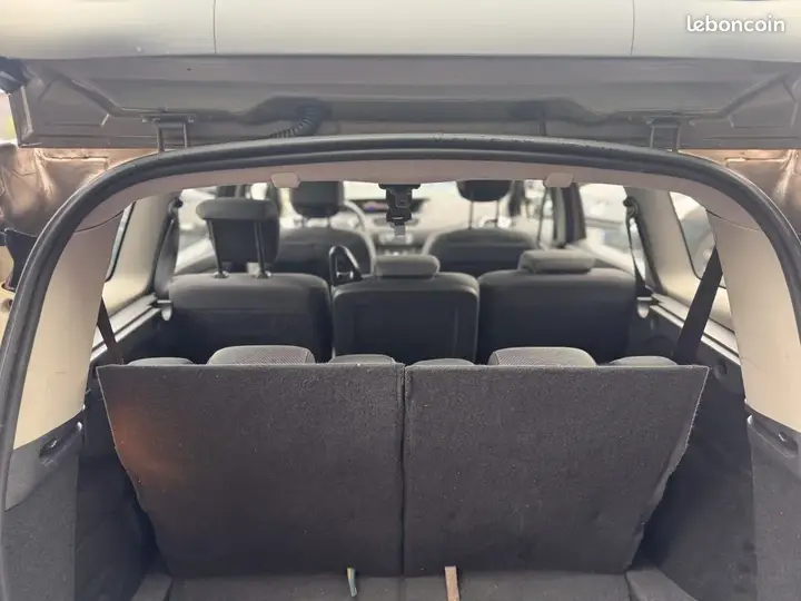 Renault Scenic 2012 photo 4