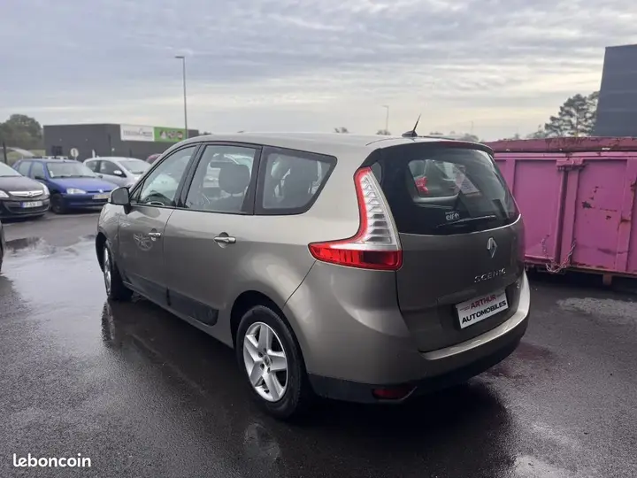 Renault Scenic 2012 photo 3