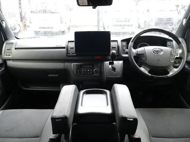 Toyota Hiace Gl 2024 photo 2