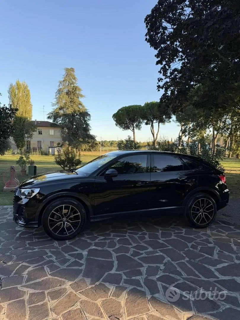 Audi Q3 2019 photo 2