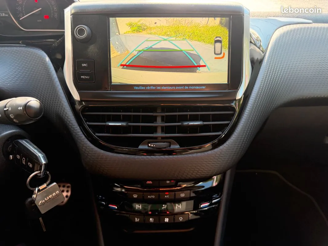 Peugeot 208 2018 photo 4