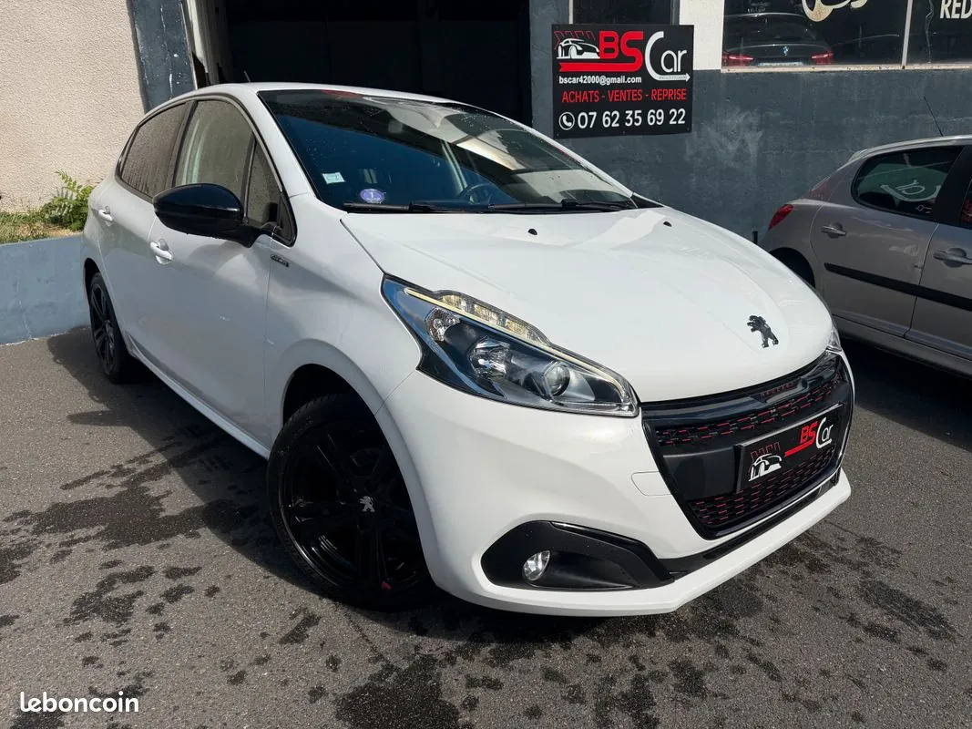 Peugeot 208 2018 photo 2