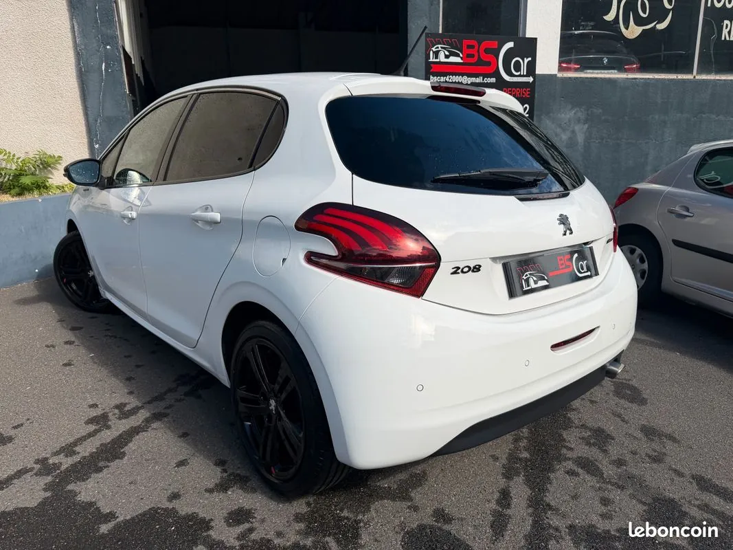 Peugeot 208 2018 photo 5