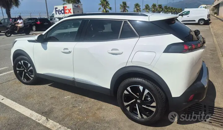 Peugeot 2008 2021 photo 3
