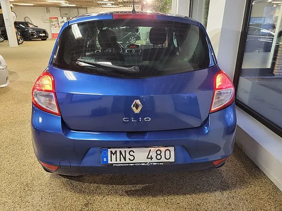 Renault Clio 2010 photo 5