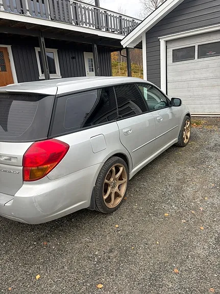 Subaru Legacy 2004 photo 4