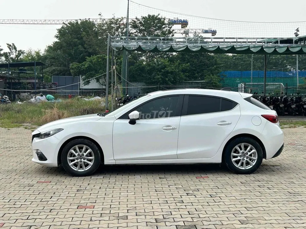 Mazda 3 2015 photo 2