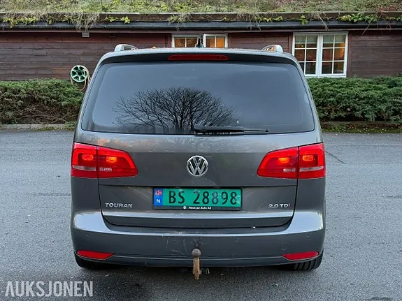 Volkswagen Touran 2011 photo 4