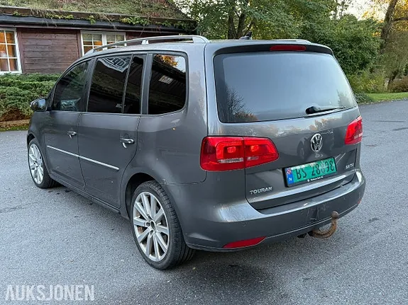 Volkswagen Touran 2011 photo 3