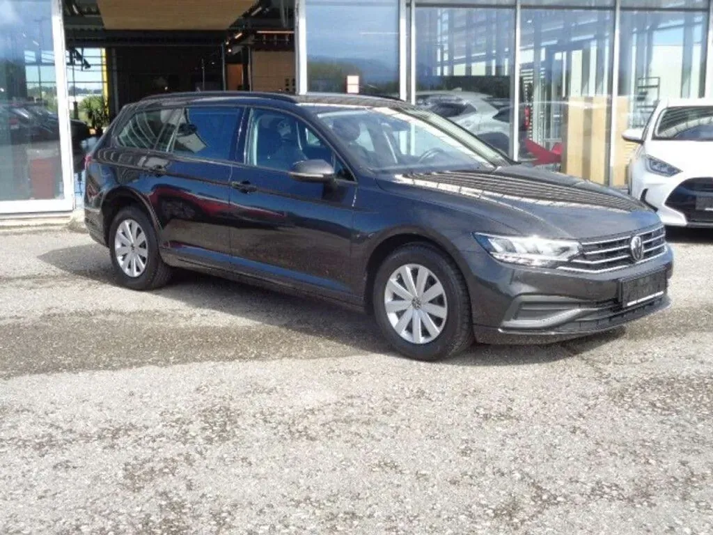 Volkswagen Passat 2023 photo 2