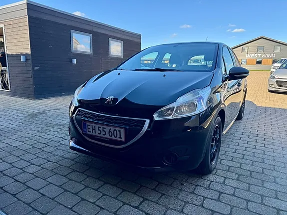Peugeot 208 2014 photo 2