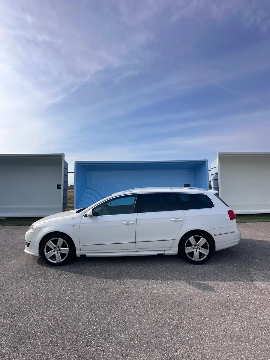 Volkswagen Passat 2009 photo 3