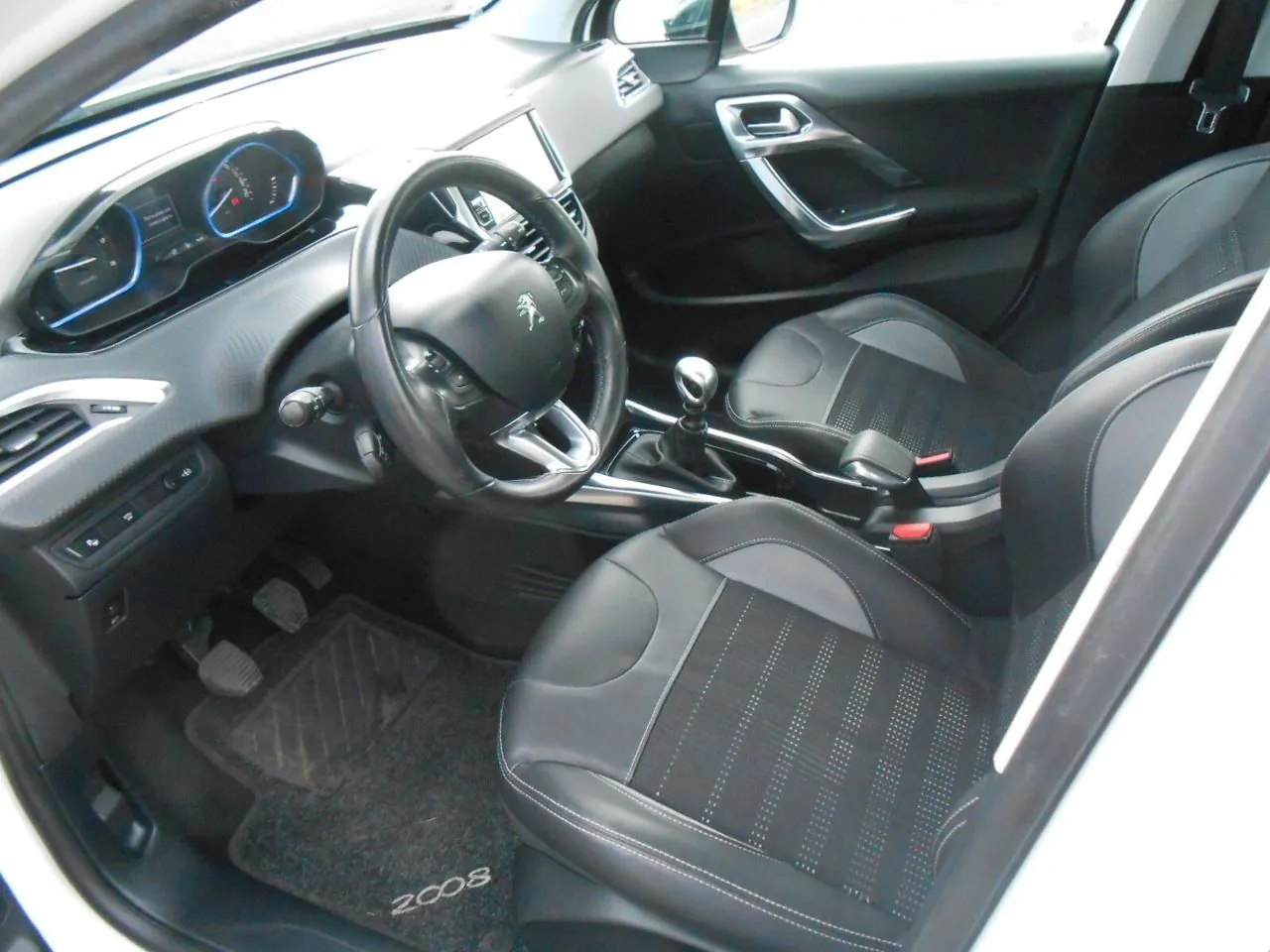 Peugeot 2008 2013 photo 5
