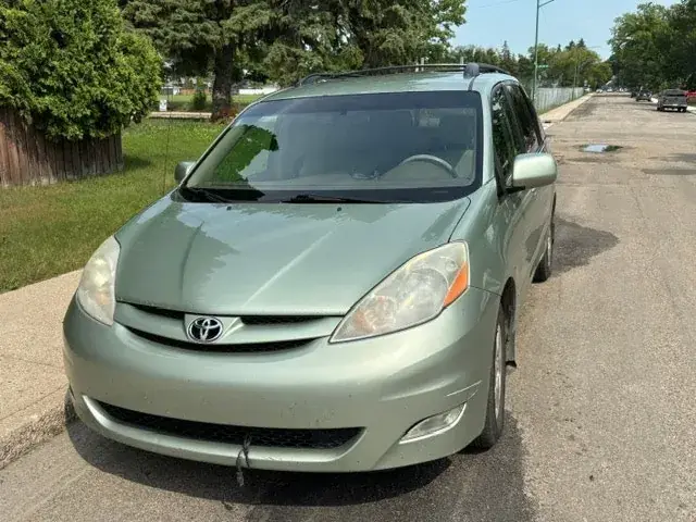 Toyota Sienna 2007 photo 2