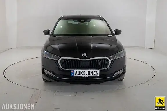 Skoda Octavia 2024 photo 2