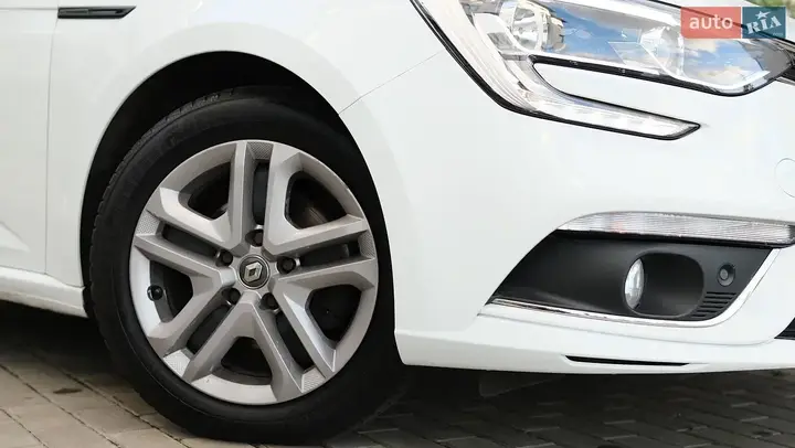 Renault Megane 2019 photo 3