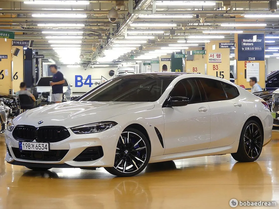 BMW M850I 2024 photo 2