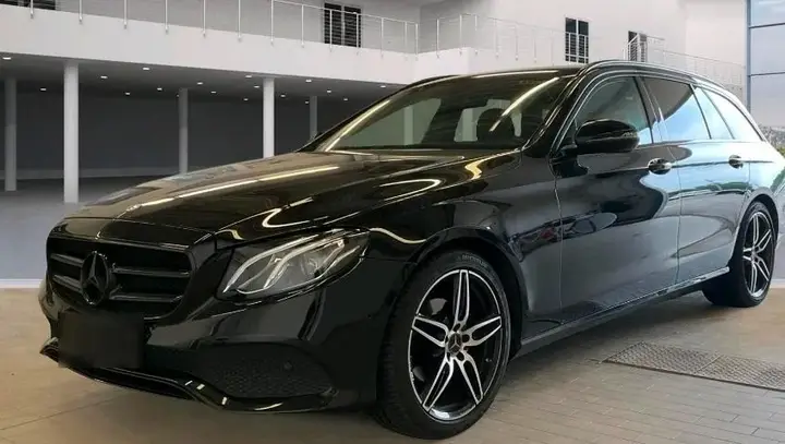 Mercedes-Benz E 220D