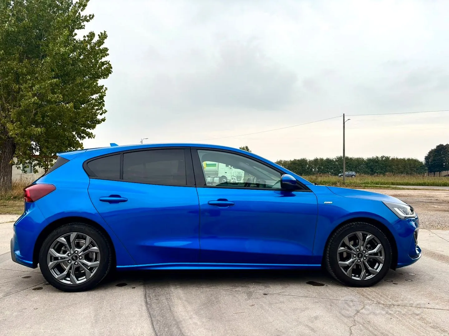 Ford Focus 2023 photo 3