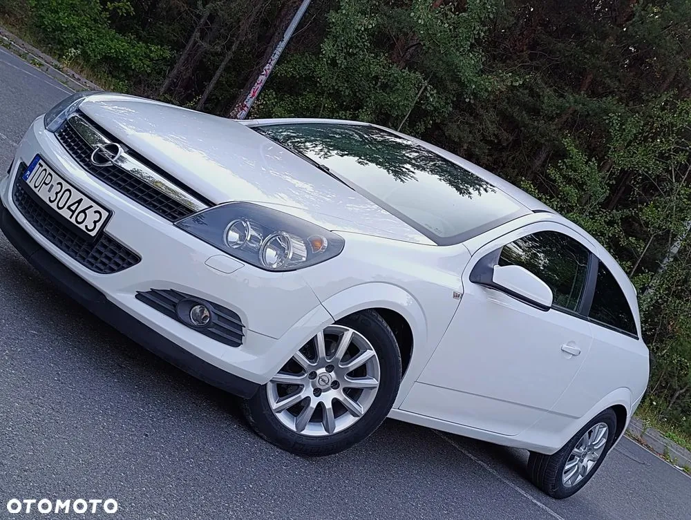 Opel Astra 2009 photo 2