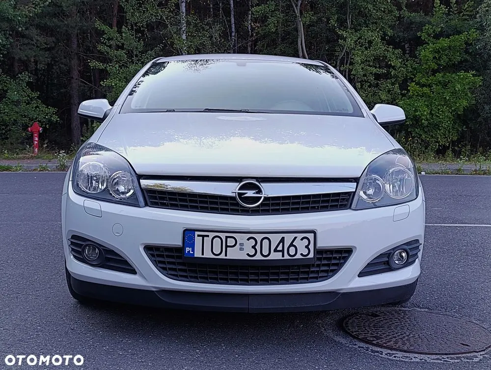 Opel Astra 2009 photo 3