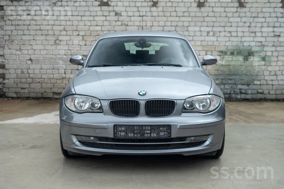 BMW 118I 2009 photo 2