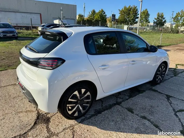 Peugeot 208 2024 photo 4