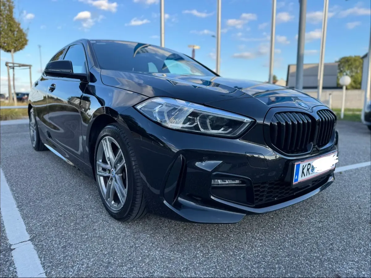 BMW 1 Series 2022 photo 2