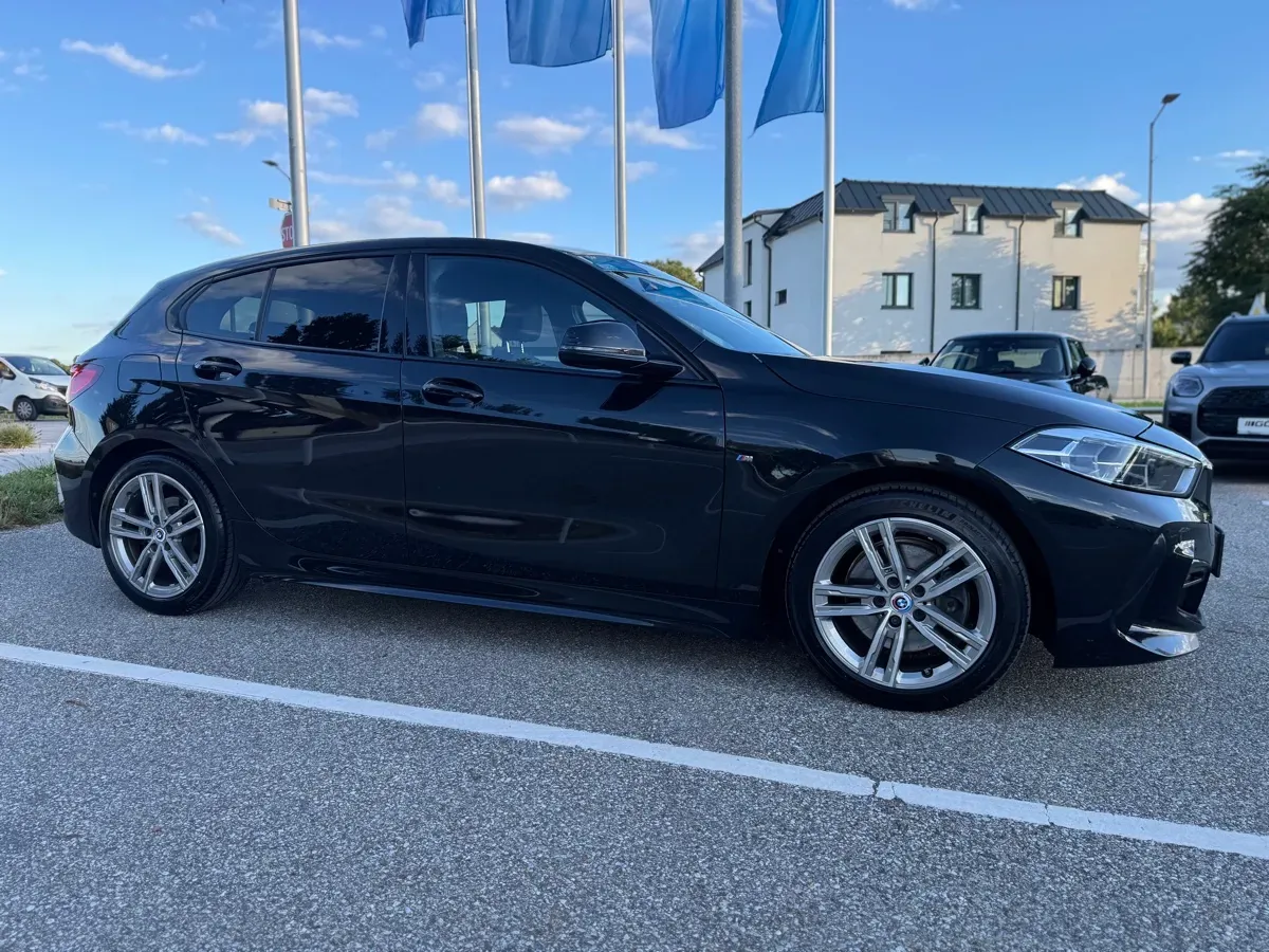 BMW 1 Series 2022 photo 3
