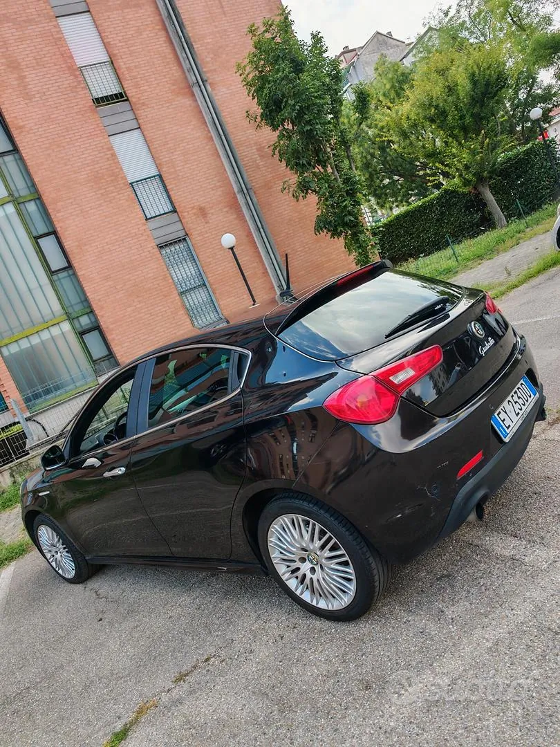 Alfa Romeo Giulietta 2013 photo 4