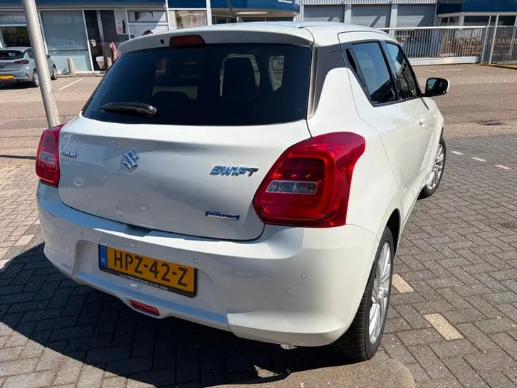 Suzuki Swift 2024 photo 2