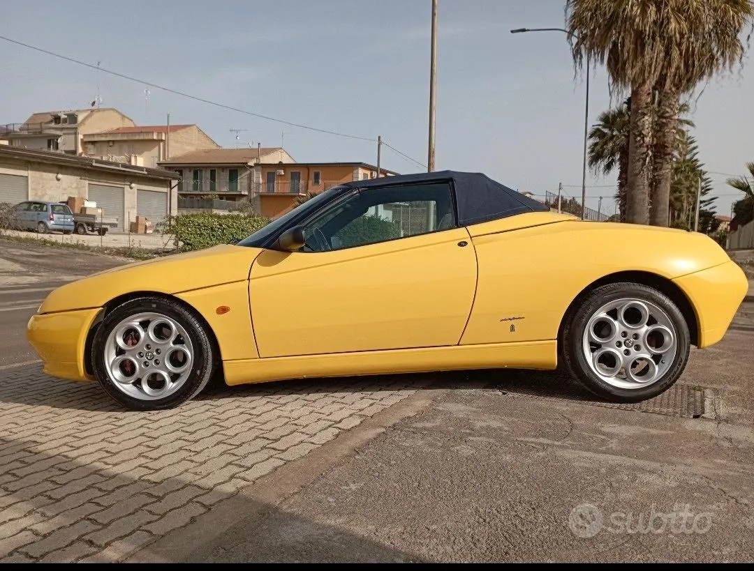 Alfa Romeo Gtv 2001 photo 5