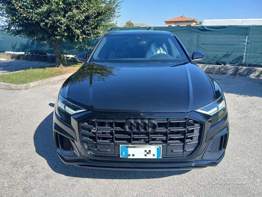 Audi Q8 2022 photo 2