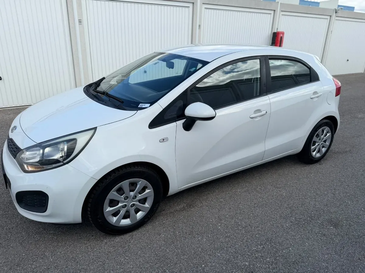 Kia Rio 2011 photo 3