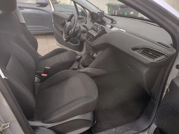 Peugeot 208 2014 photo 5