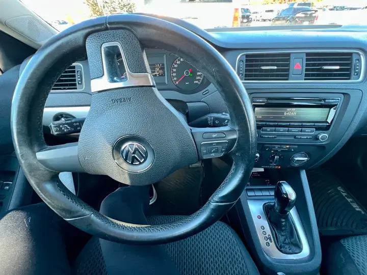 Volkswagen Jetta 2013 photo 5