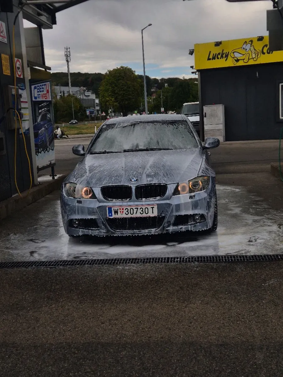 BMW 3 Series 2009 photo 3