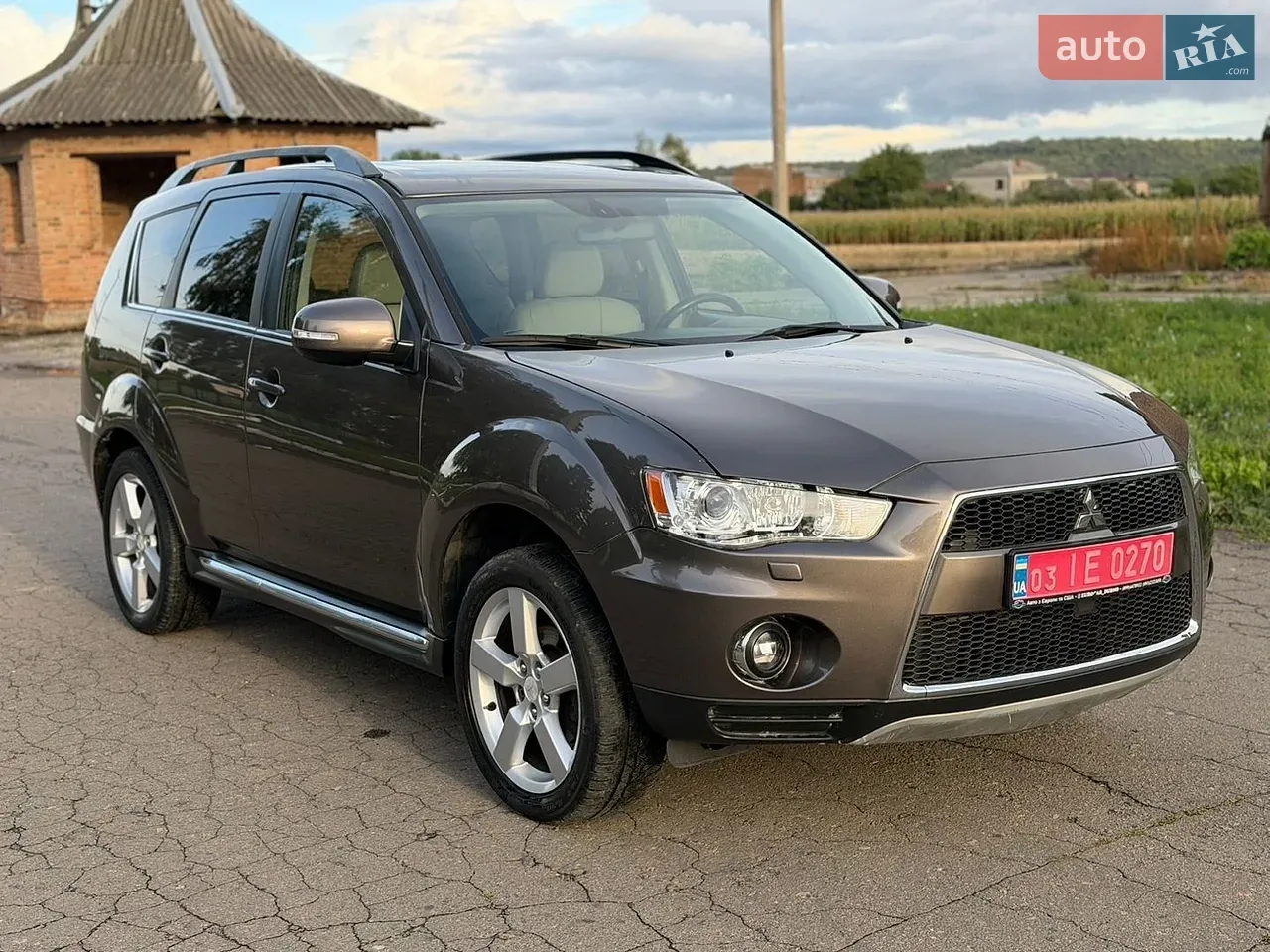 Mitsubishi Outlander Xl 2011 photo 3